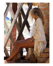 Load image into Gallery viewer, natural dye, plant dye, botanical dye, handwoven artisan made