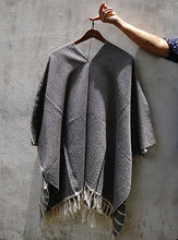 Load image into Gallery viewer, Minimal Loungewear Kimono